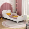 Cama infantil de princesas com coroa